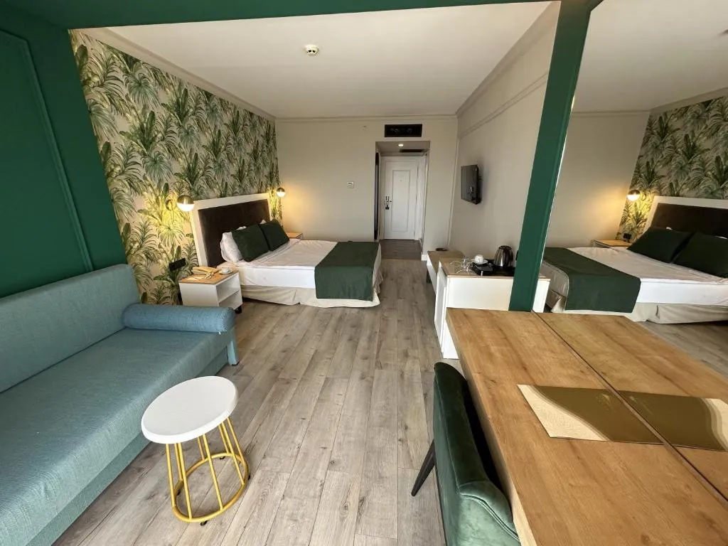 LOCEANICA BEACH RESORT HOTEL
