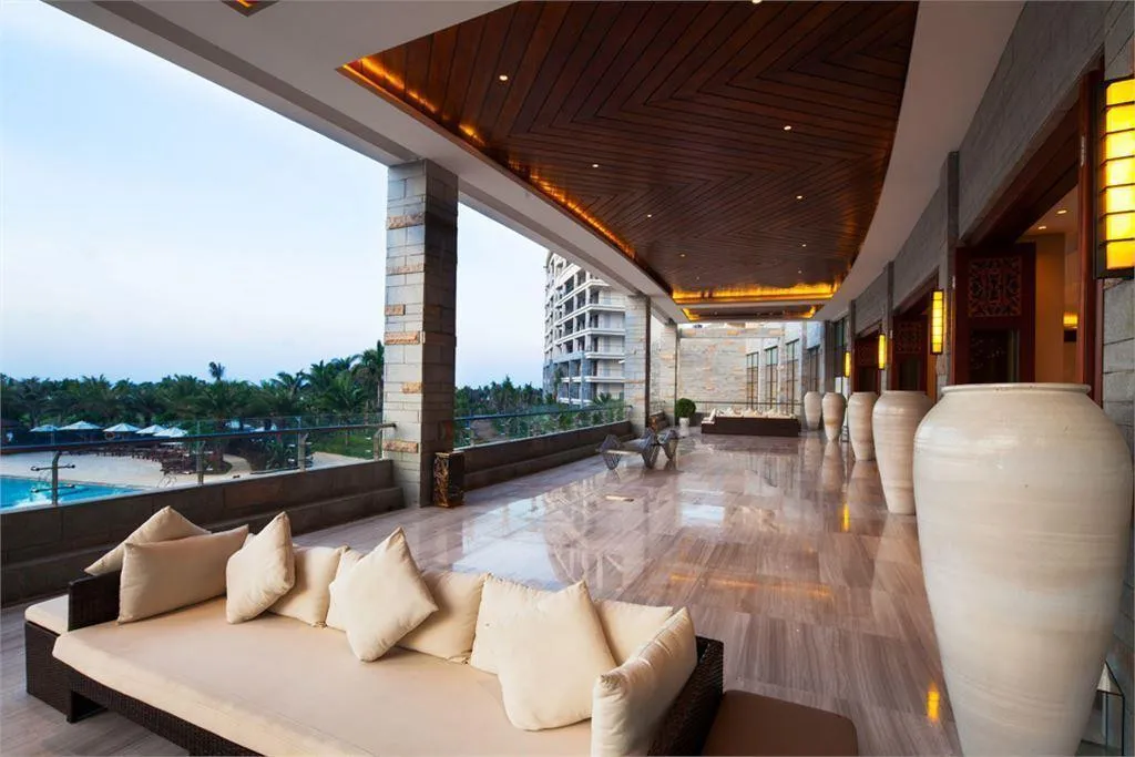 ALOHA OCEAN FRONT SUITE ANNEX BUILDING