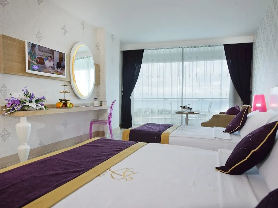 RAYMAR RESORT & AQUA