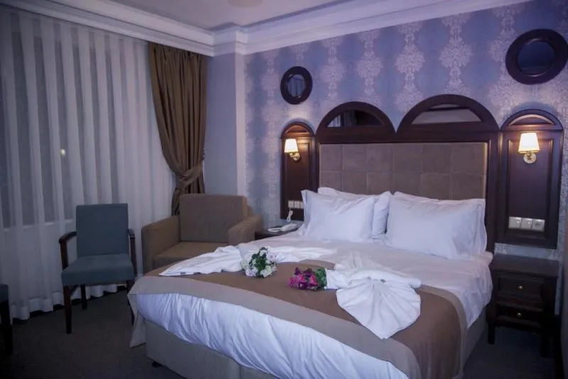 GOLDEN PEN HOTEL