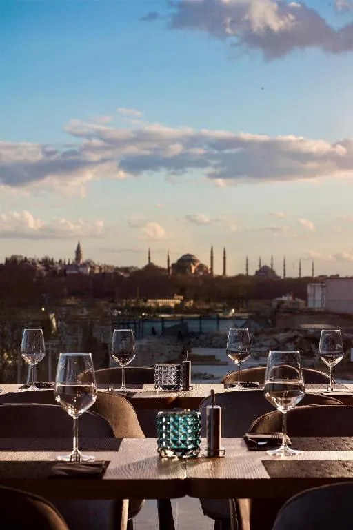 METROPOLITAN HOTELS BOSPHORUS