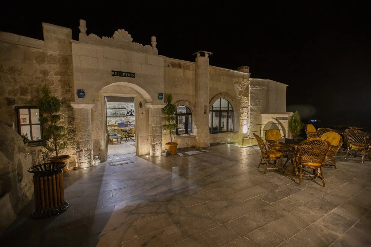 LAVENDER CAVE HOTEL
