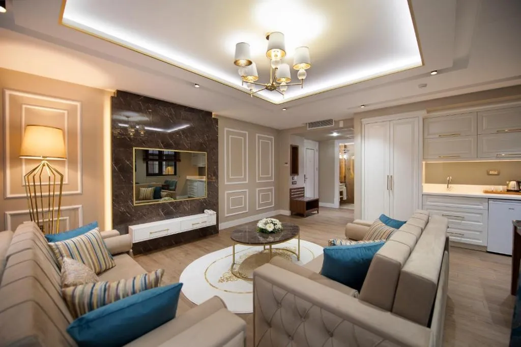ELYSIUM GREEN SUITE