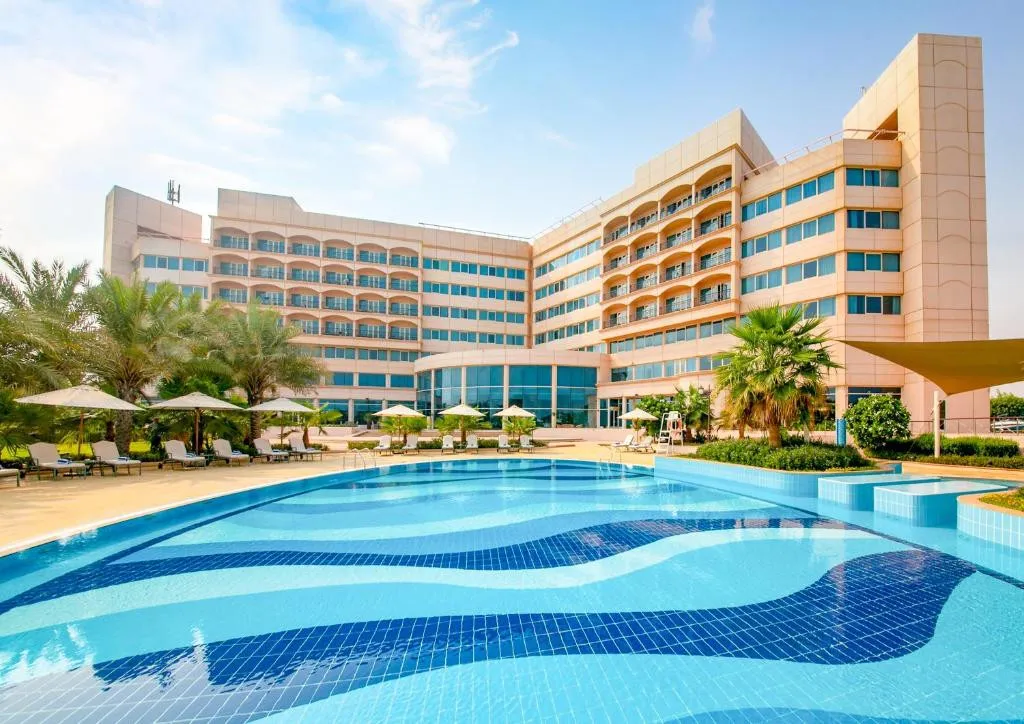 DANAT JEBEL AL DHANNA RESORT