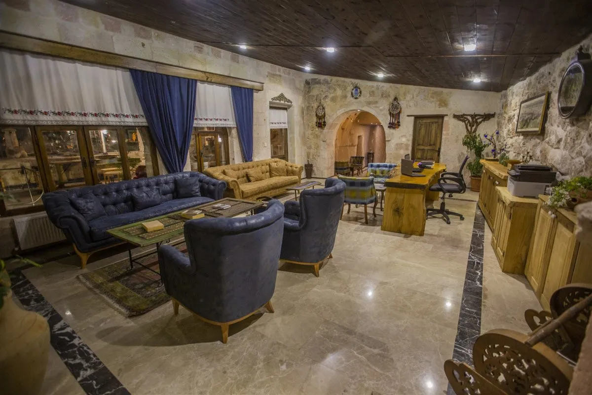 LAVENDER CAVE HOTEL