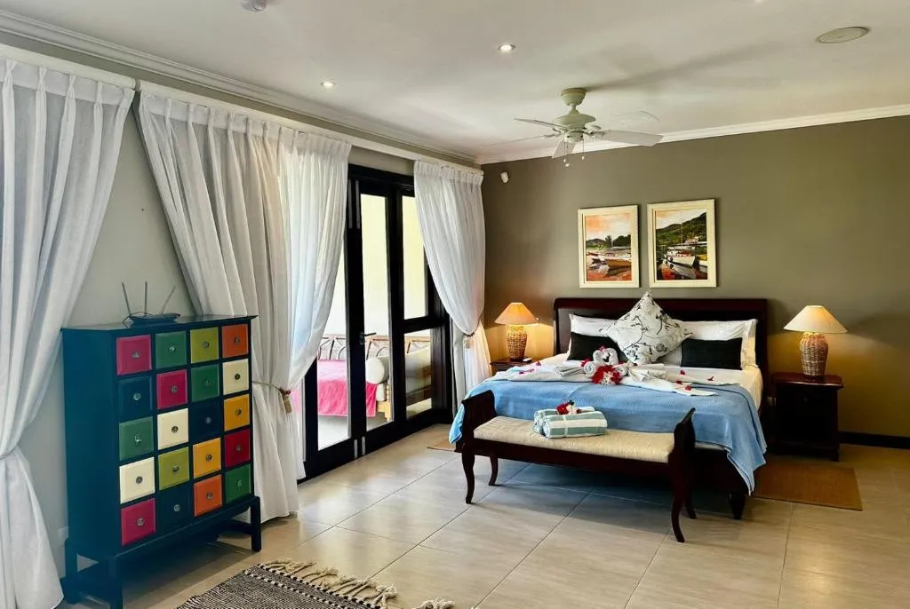 EDEN ISLAND LUXURY ACCOMMODATION