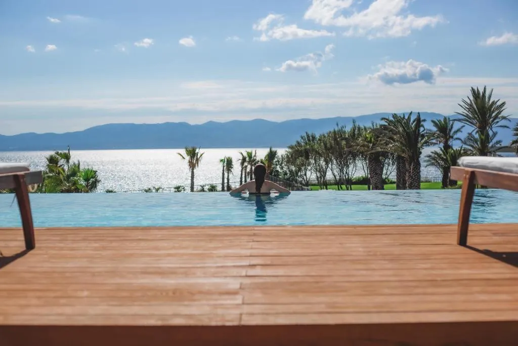 ONLIVE DELUXE HOTEL