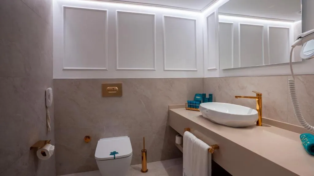 QLUSIVE HOTEL (ADULTS ONLY 12+)