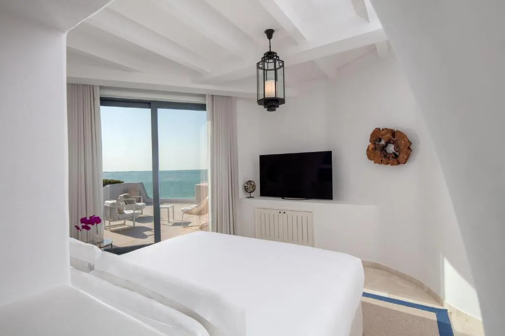 ANANTARA SANTORINI ABU DHABI RETREAT