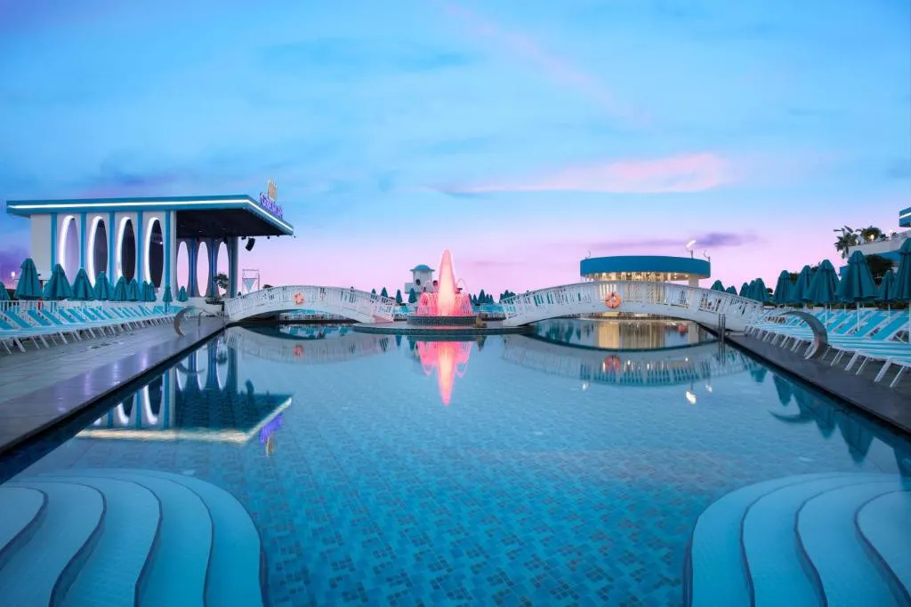 GRANADA LUXURY BEACH HOTEL