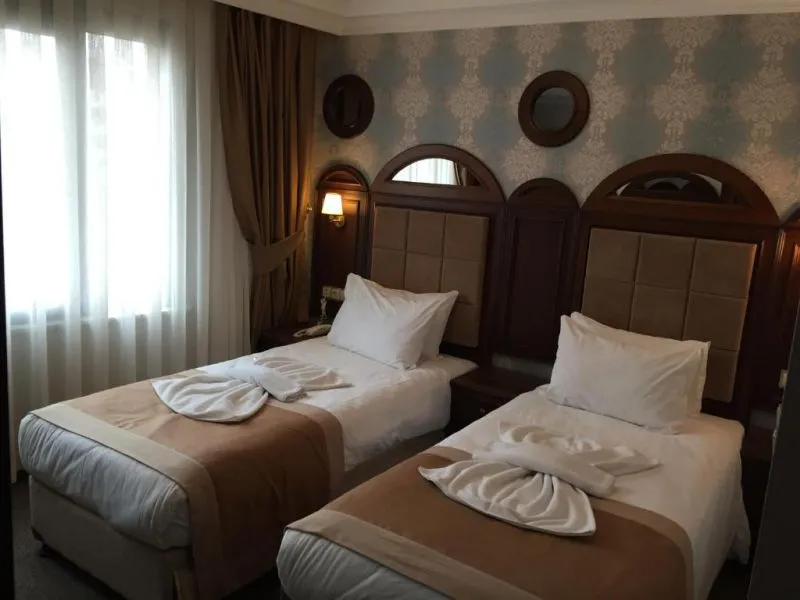 GOLDEN PEN HOTEL