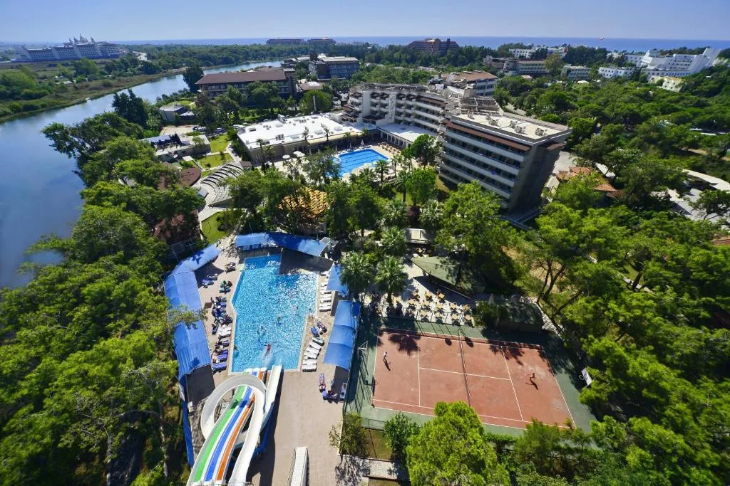 LINDA RESORT