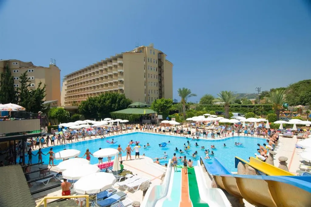 BEACH CLUB DOGANAY