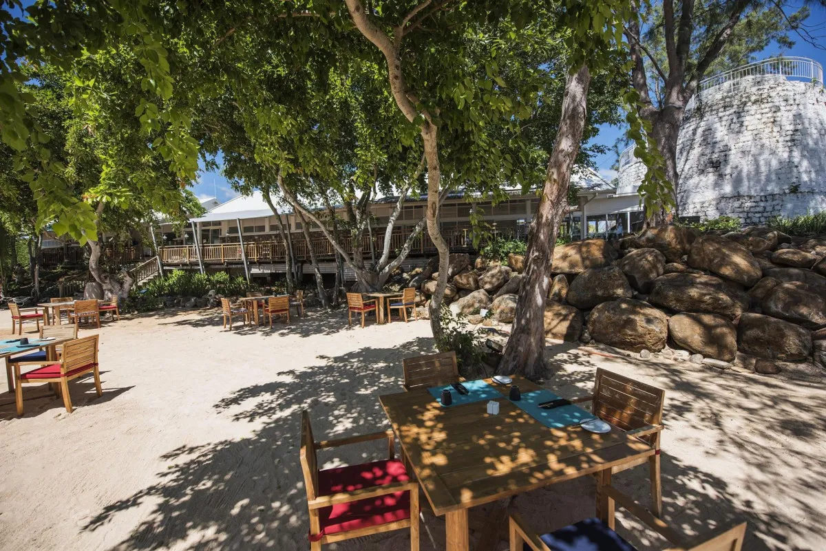 LIFE IN BLUE AZURI RESIDENCES