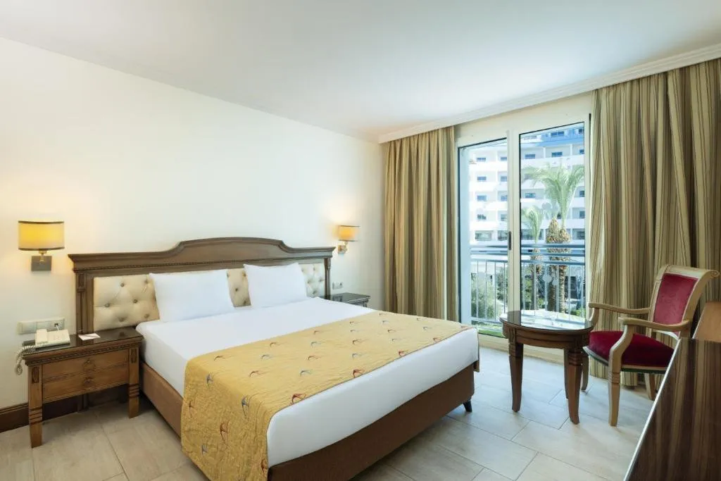 CRYSTAL ADMIRAL AQUA COLLECTION (EX. CRYSTAL ADMIRAL RESORT SUITES & SPA)