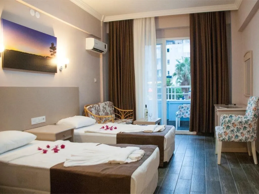 KLAS MORE BEACH HOTEL