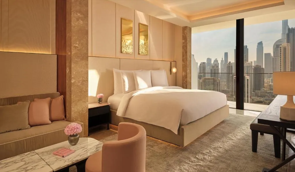 THE LANA DORCHESTER COLLECTION