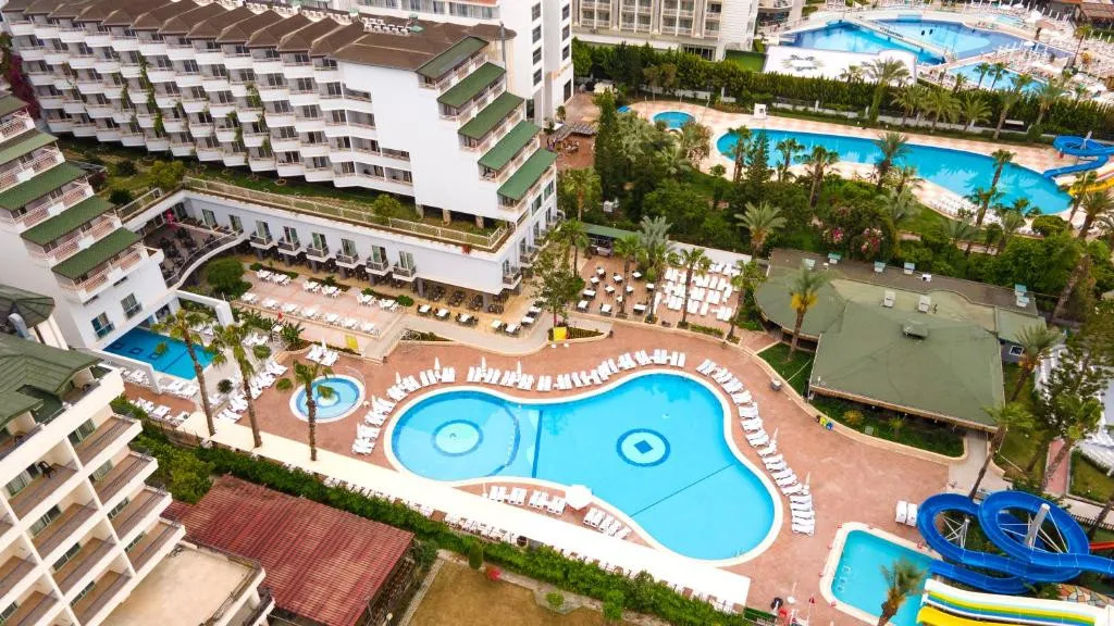 HOLIDAY PARK RESORT