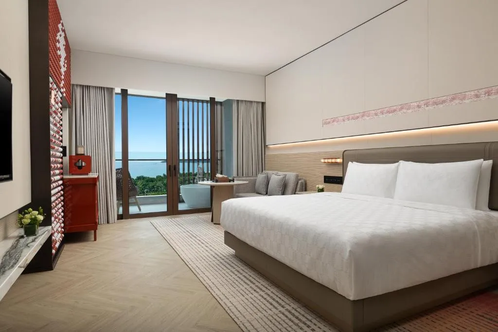 HUALUXE SANYA YALONG BAY RESORT