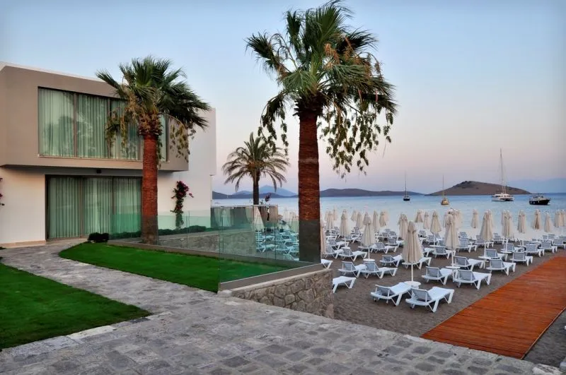 LUGGA DELUXE BOUTIQUE HOTEL & BEACH