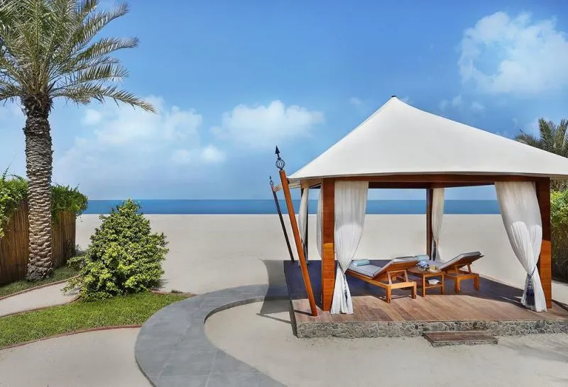 THE RITZ-CARLTON AL HAMRA BEACH (EX. BANYAN TREE)