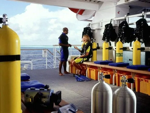 FOUR SEASONS EXPLORER