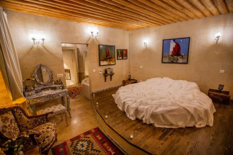KARLIK CAVE SUITE