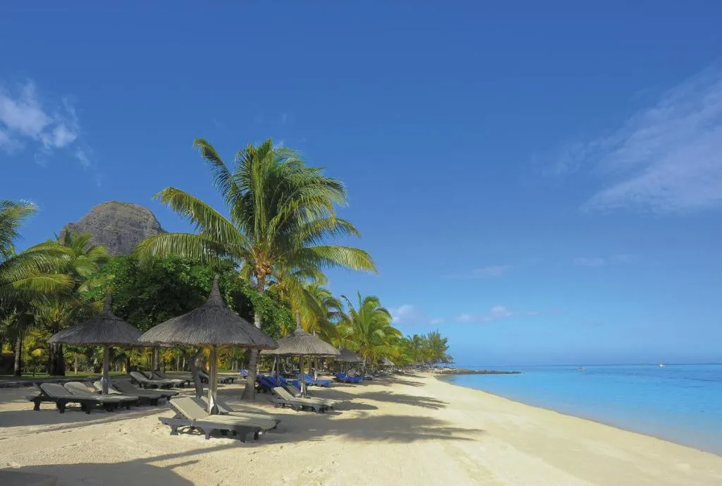 PARADIS BEACHCOMBER GOLF RESORT & SPA