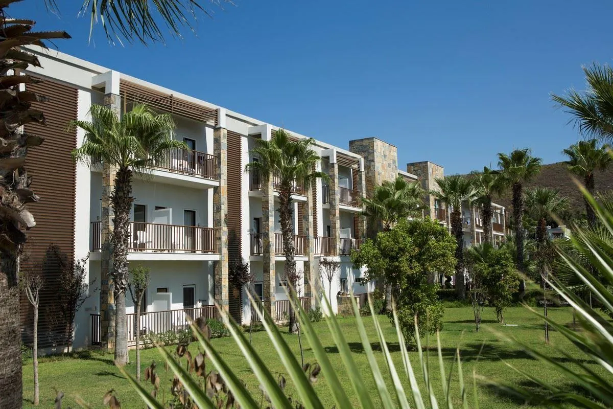 GREEN BAY RESORT (EX. CRYSTAL GREEN BAY RESORT & SPA)