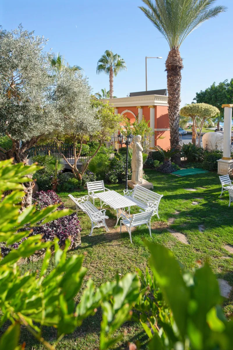 ANTIQUE ROMAN PALACE MUSEUM HOTEL ADULTS ONLY 16+
