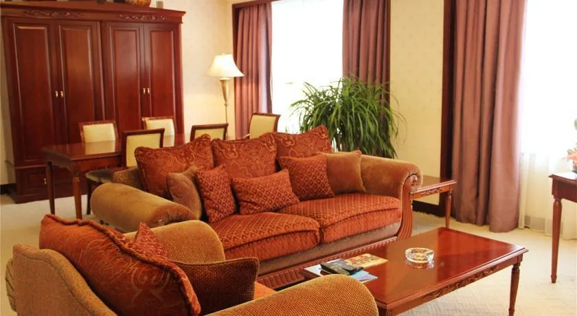 HOLIDAY INN SHANGHAI NANJING ROAD (EX. GUXIANG)