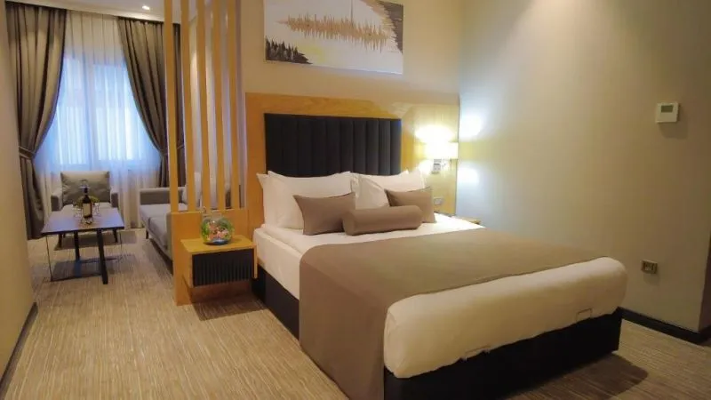 QUA COMFORT HOTEL