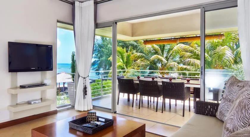 BON AZUR ELEGANT SUITES & PENTHOUSES