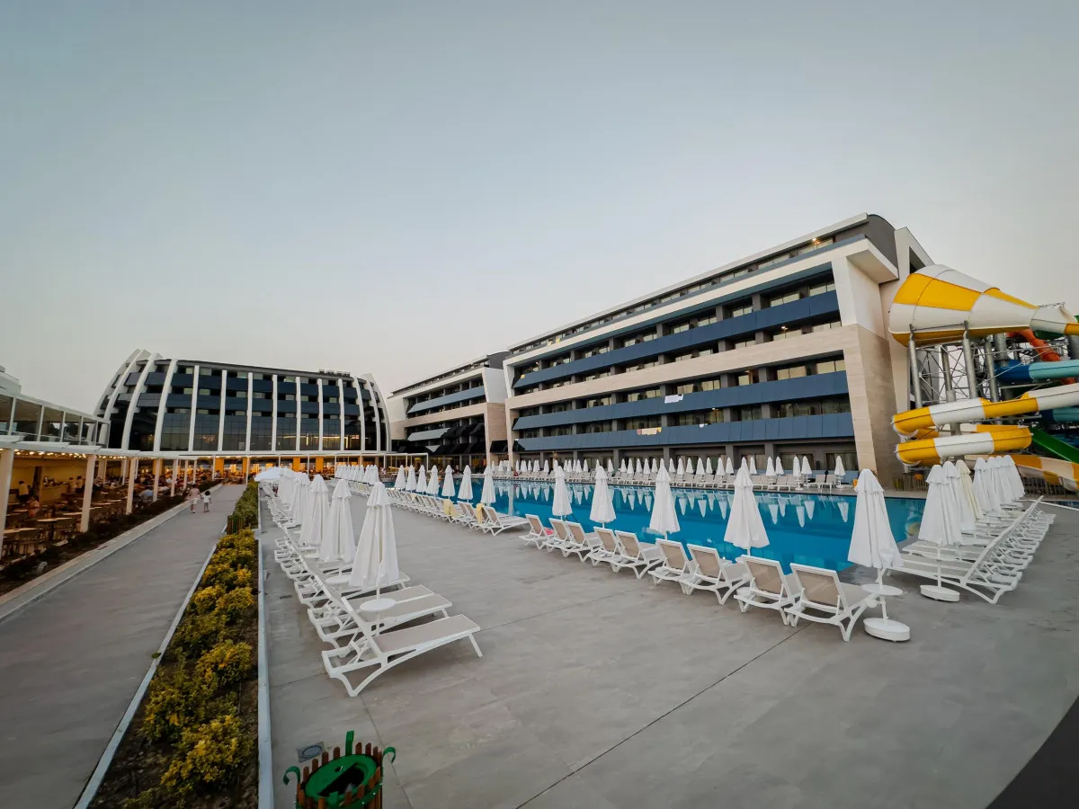 VICTORY VOLARE HOTEL