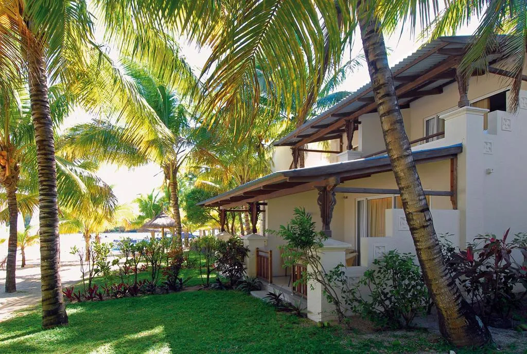 SHANDRANI BEACHCOMBER RESORT & SPA