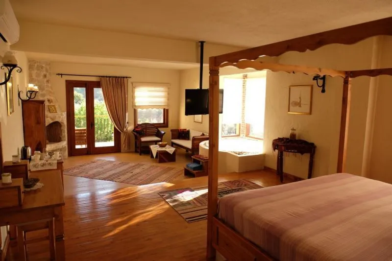 MANDARIN & MANGO BOUTIQUE HOTEL