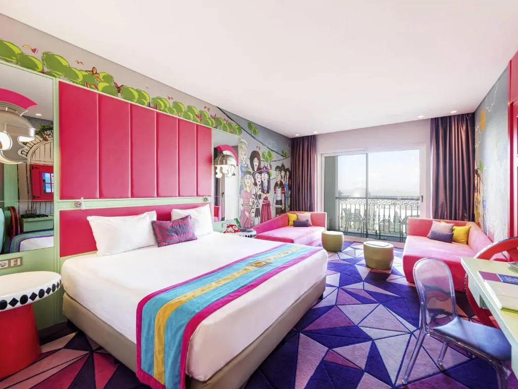 THE LAND OF LEGENDS KINGDOM (EX. RIXOS THE LAND OF LEGENDS THEME PARK)