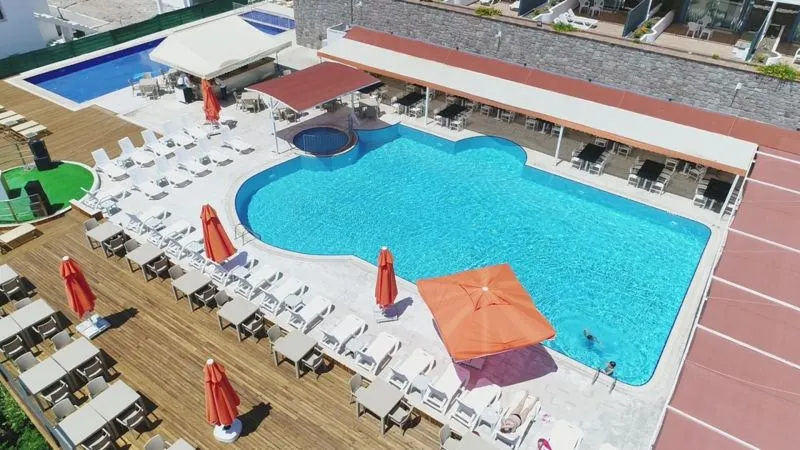 MY MIRA DELUXE RESORT HOTEL