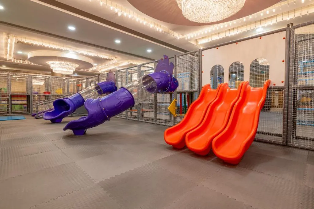 CRYSTAL ADMIRAL AQUA COLLECTION (EX. CRYSTAL ADMIRAL RESORT SUITES & SPA)