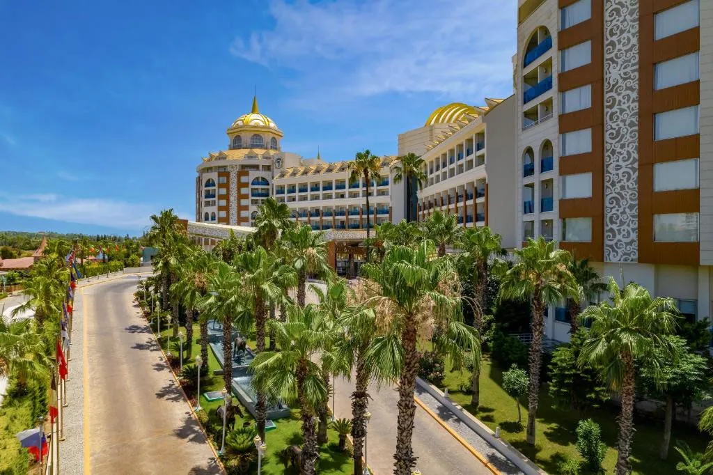DELPHIN BE GRAND (EX. BOTANIK, RIXOS LARES)