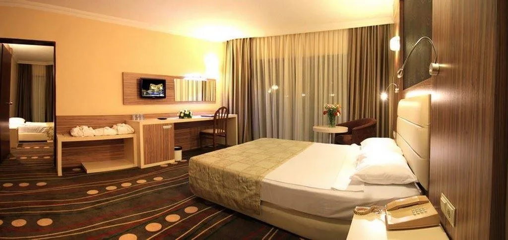 BLUE VISTA HILL HOTEL (EX. VISTA HILL HOTEL)