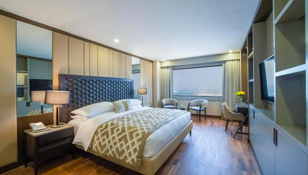 THE GALLERIA RESIDENCE HYATT REGENCY