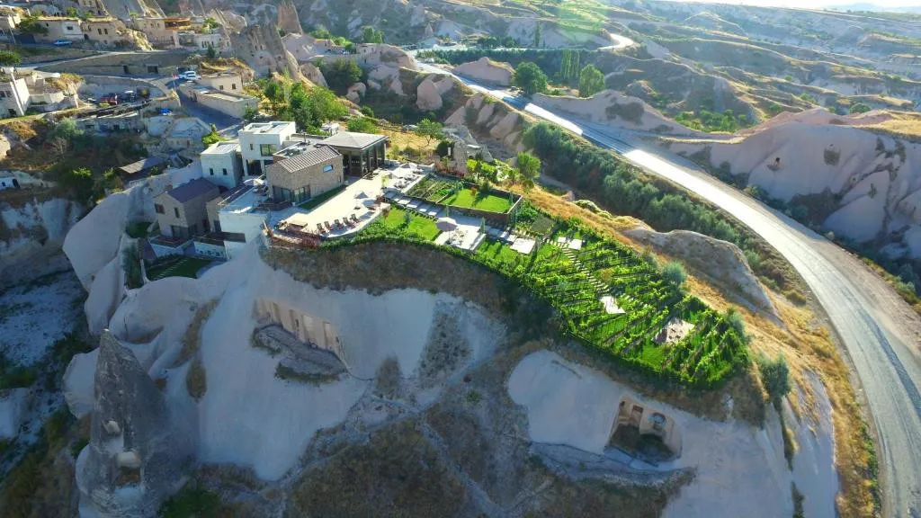 ARIANA SUSTAINABLE LUXURY LODGE