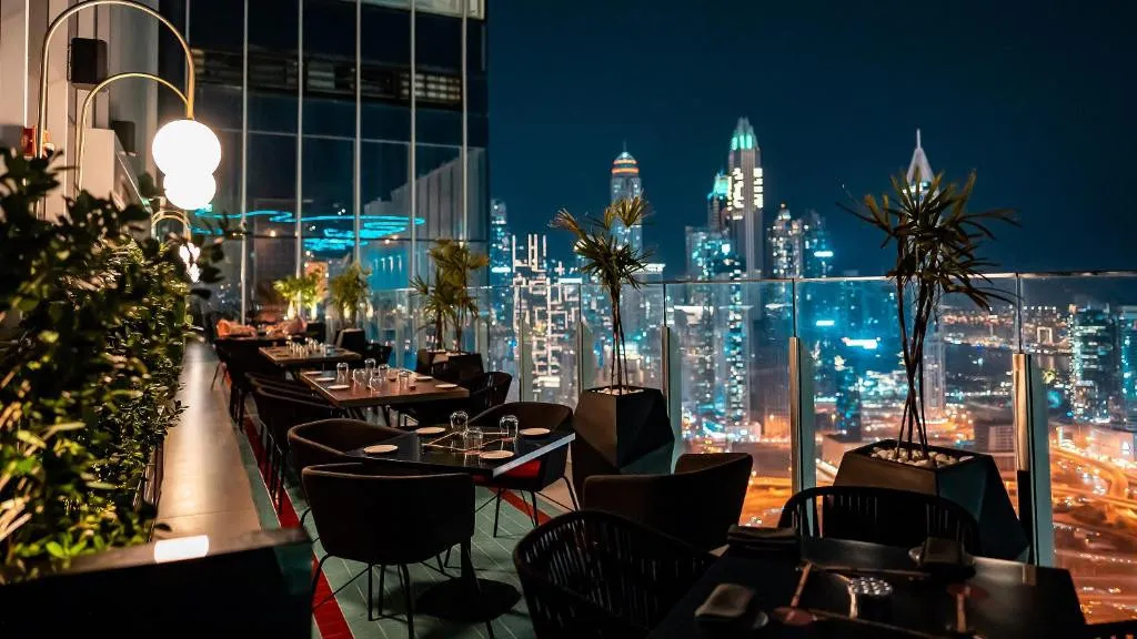 TAJ JUMEIRAH LAKE TOWERS