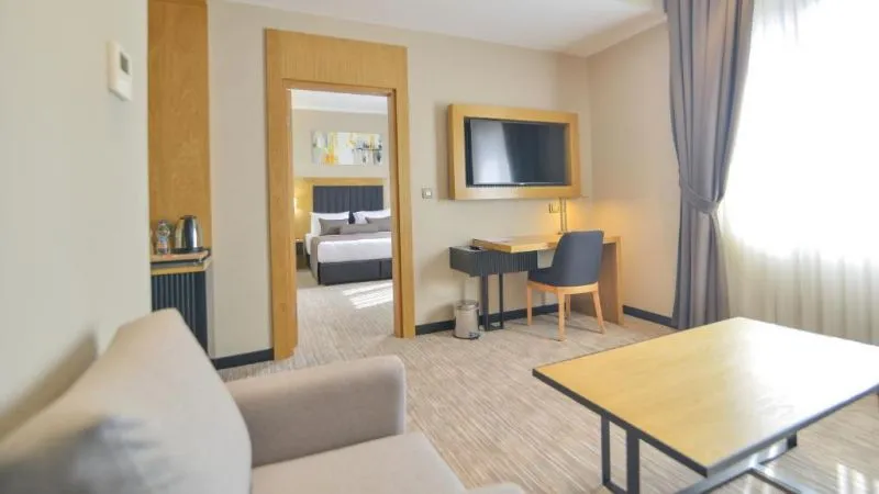 QUA COMFORT HOTEL