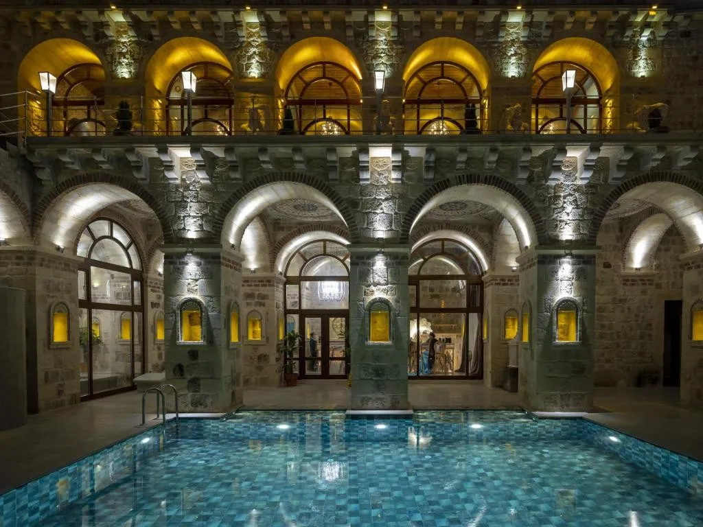 ELIKA CAVE SUITES