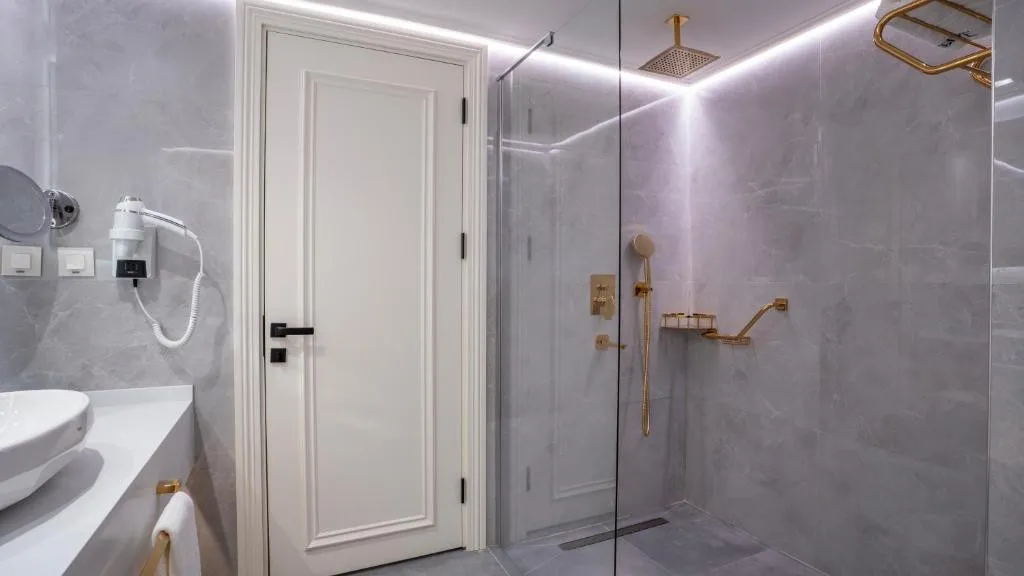 QLUSIVE HOTEL (ADULTS ONLY 12+)