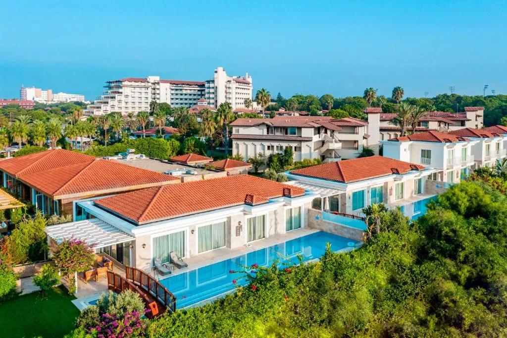 BELLIS DELUXE HOTEL