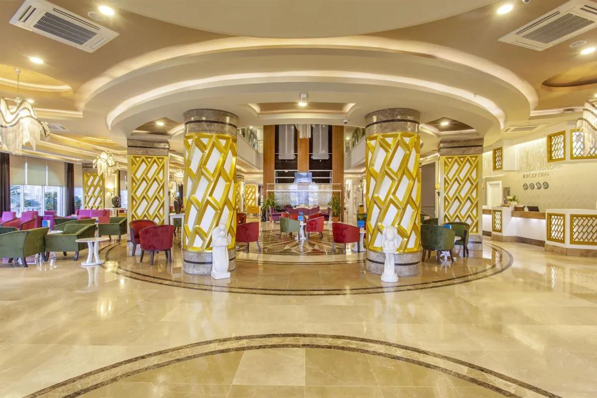 DREAM WORLD RESORT & SPA