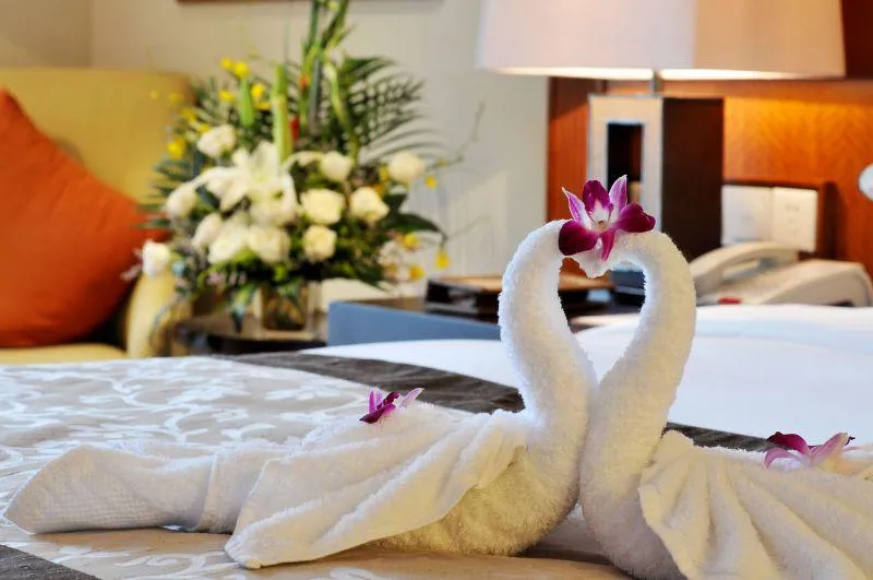 HOWARD JOHNSON NEW PORT RESORT